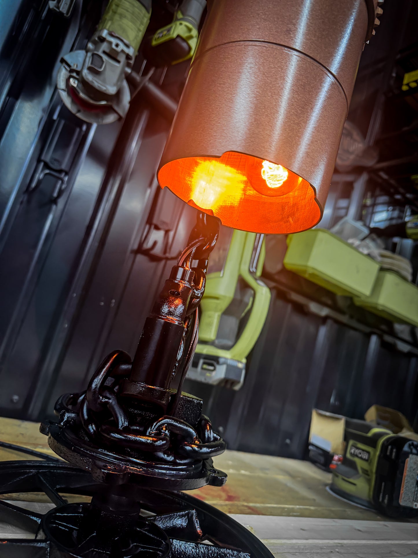 Piston Sleeve Chain Lamp