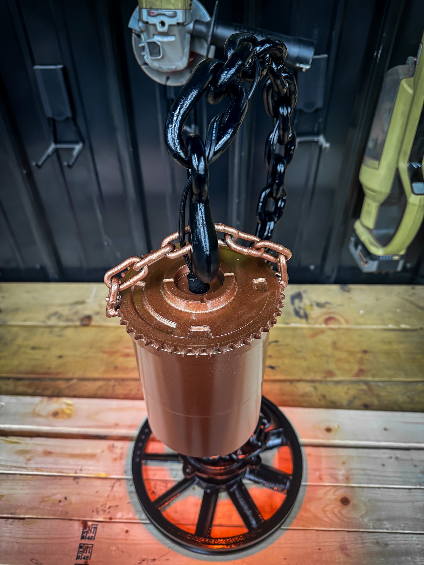 Piston Sleeve Chain Lamp